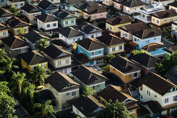 Quelles sont les tendances du marché immobilier local selon les promoteurs du Pays Basque?